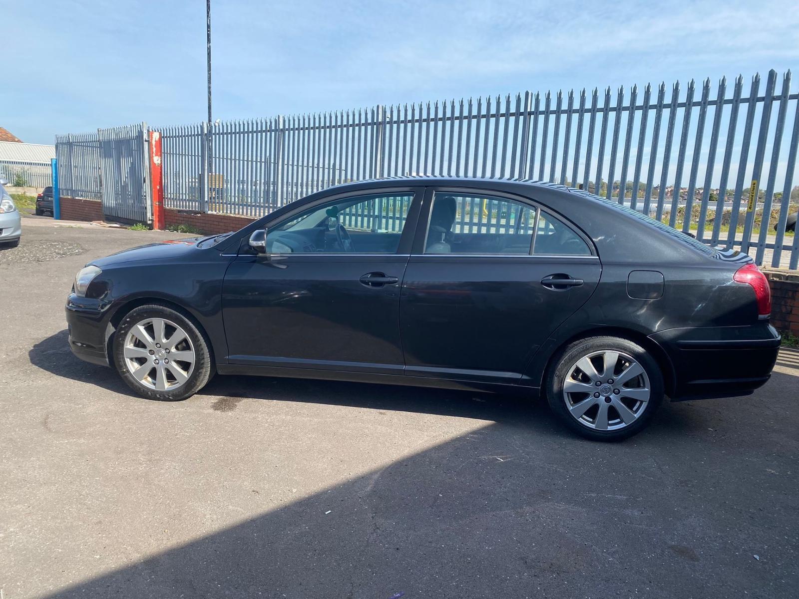 Toyota avensis 2008 год