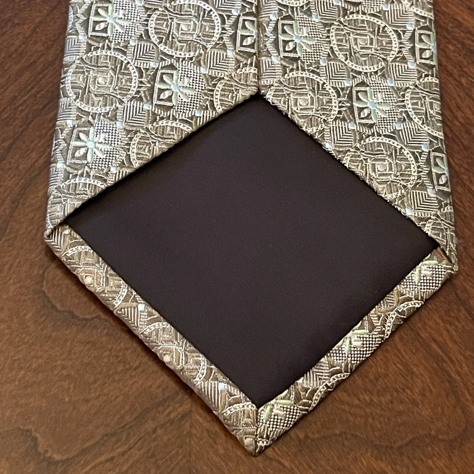 Corbata de cuello Venturi Uomo verde hecha a mano 100 % seda para hombre hecha en China larga Foto 2 de 4