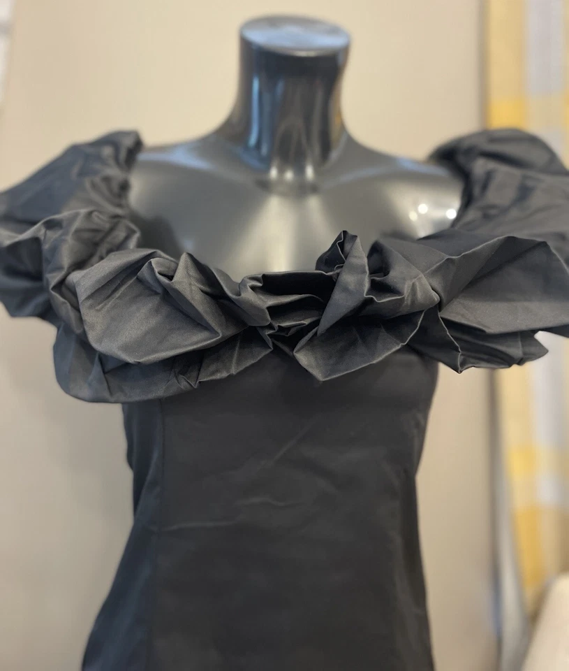 Black Bardot dress Size 8-10/Sexy On-Off Shoulder/Party,Glamour,Elegant,Formal. - Image 3 of 4