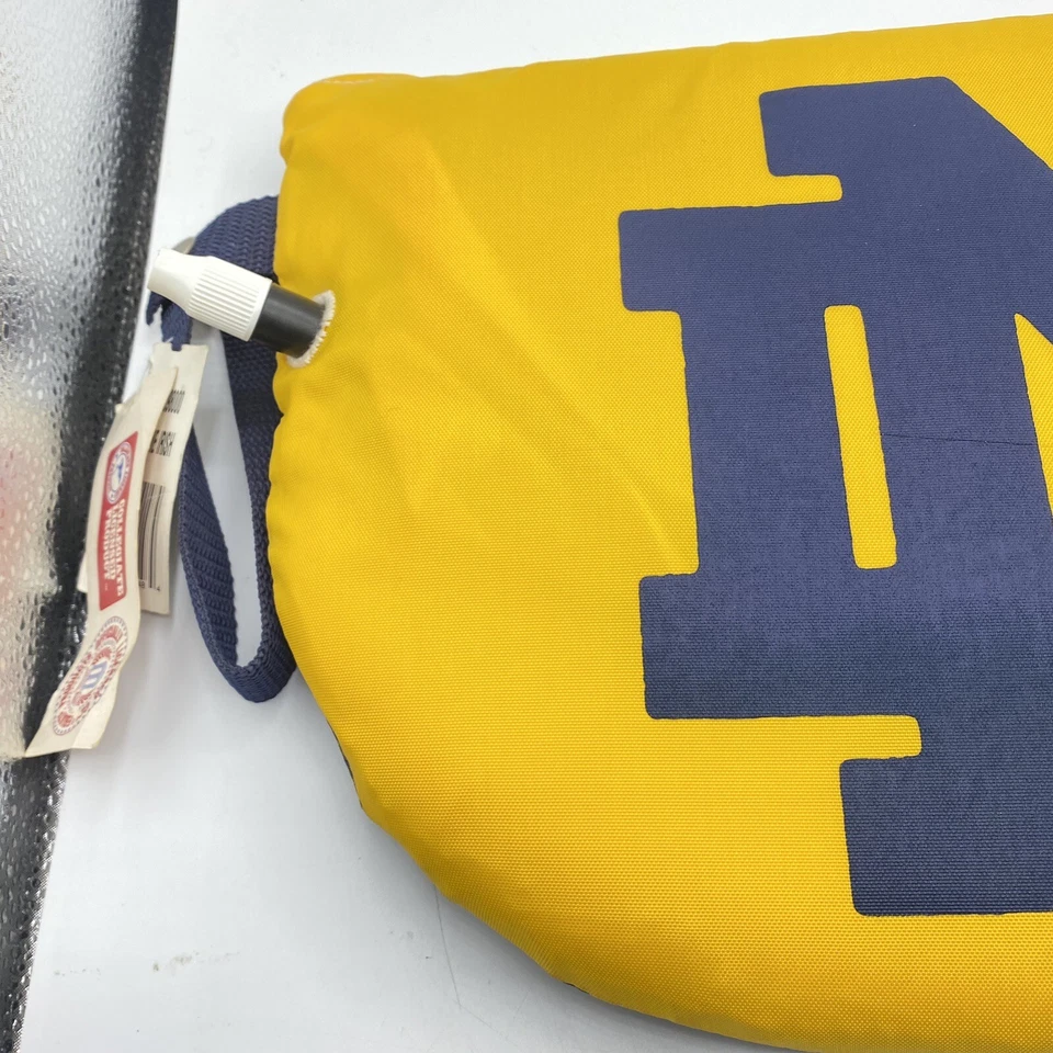 Asiento Cojín Trasero Notre Dame Amarillo Azul Lucha Irlandés Nuevo Con Etiquetas Hecho en EE. UU. Foto 4 de 4