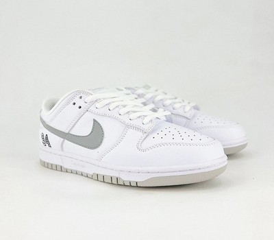 靴 Supreme Nike SB Dunk WhitellicSilver Size 9.5 - Supreme x Nike Dunk SB Low White Metallic Silver for
