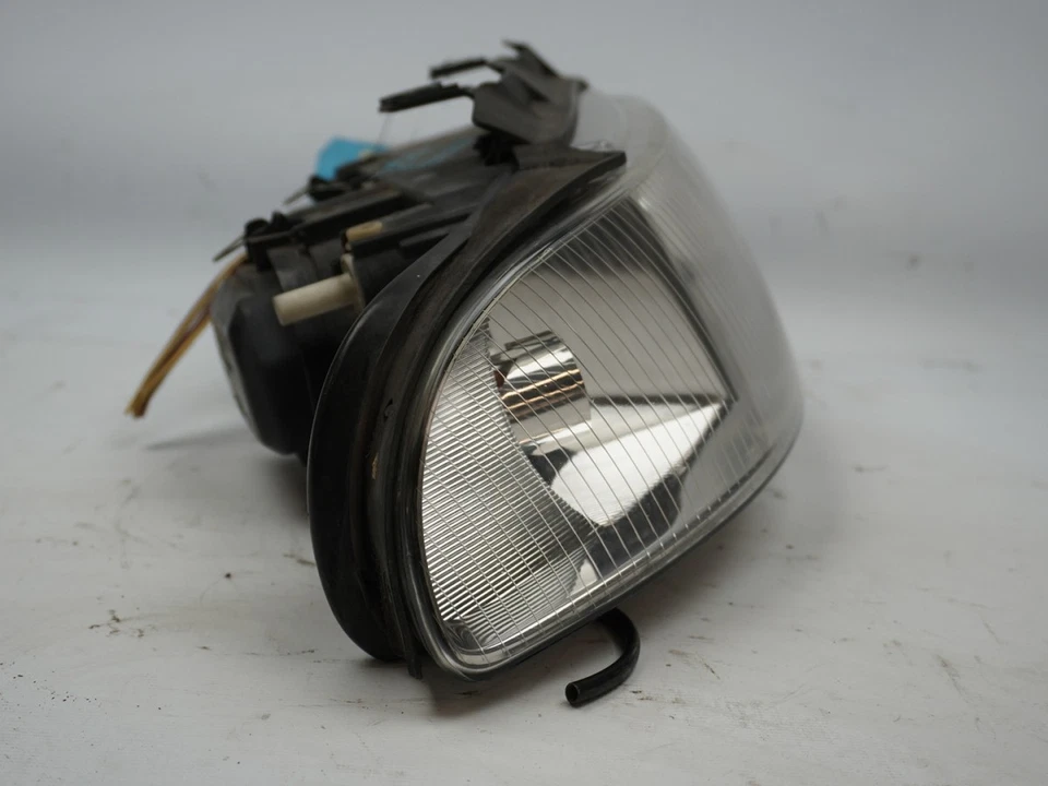 Phare droit occasion AUDI A4 I Phase 2 - 1.9 TDI 90ch - - Photo 2/4