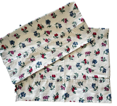 VTG PAIR ''Ingenue  WESTPOINT STEVENS Pillowcase Std Berries Flowers Made in USA