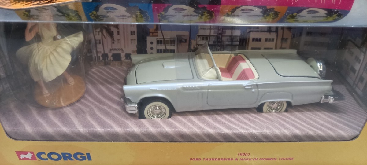 Corgi 39902 Diecast Ford Thunderbird Marilyn Monroe Figure