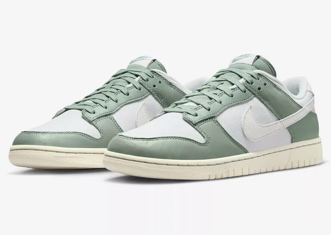 NIKE　DUNK　low　PRM Amazon.com | Nike Retro Dunk Low PRM - Starfish, Sail, Black