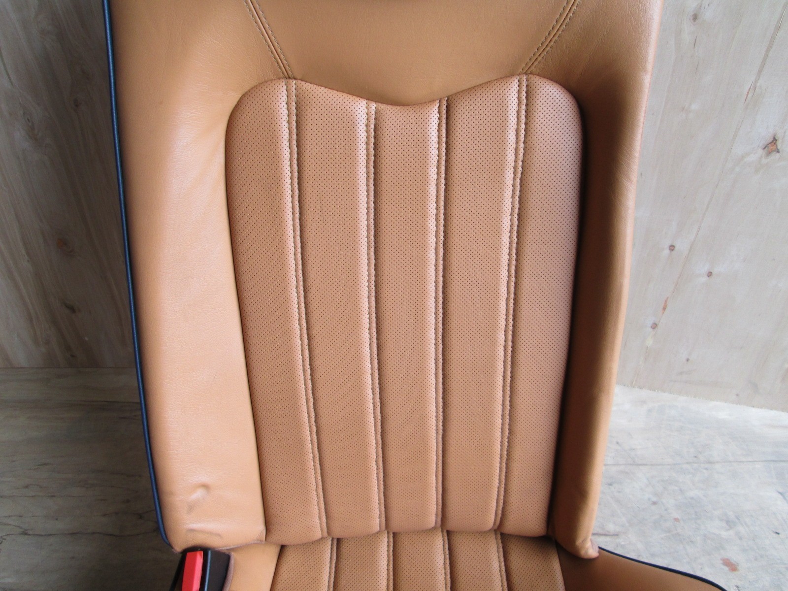 Maserati Quattroporte - LH / Rear Seat w/ Rails / Guides Peanut Butter- Black 