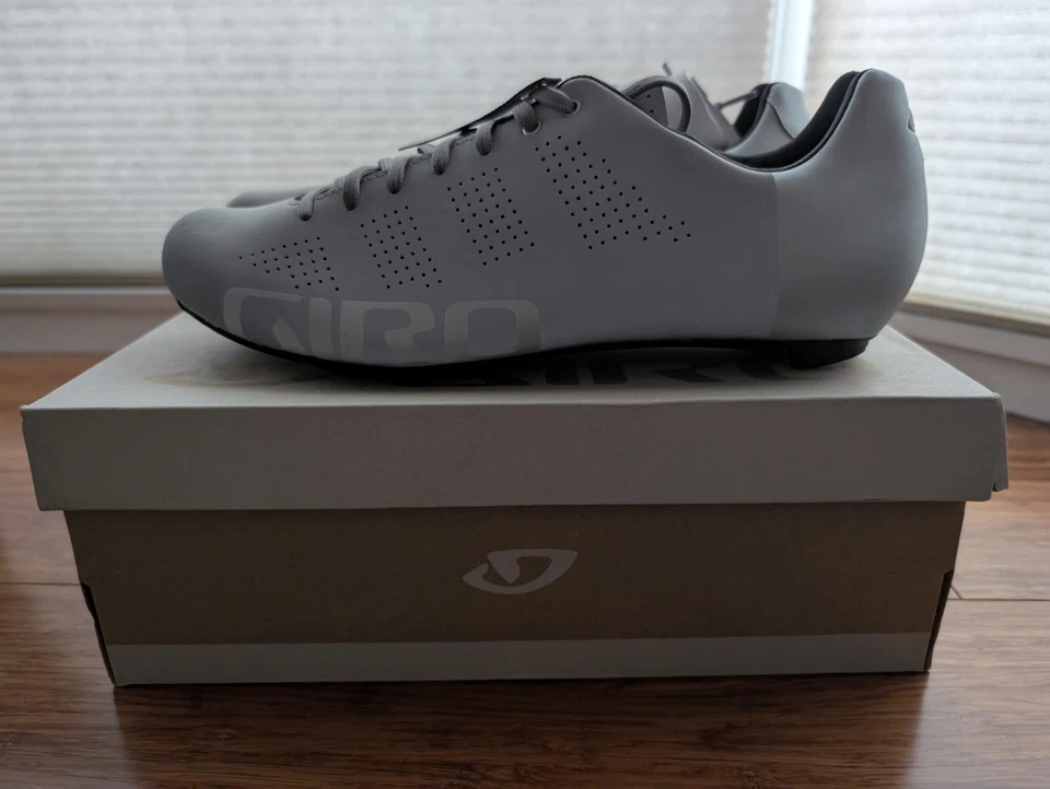 Zapatos de ciclismo de carretera reflectantes plateados EU 46.5 US 12.5 Giro Empire ACC sin existencias Foto 3 de 4