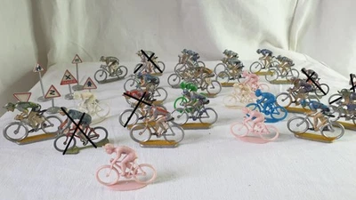 Figurines petits cyclistes - Tour de France - aluminium & plastique - 1950's - Photo 1/4
