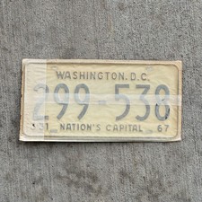Paire de plaques d'immatriculation Washington DC 1967 1968 étiquette auto vintage avec enveloppe 299 538