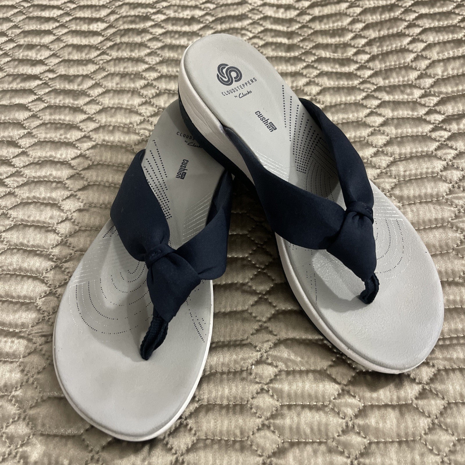 Clarks Cloudsteppers Women's Sandals Size 9.  Navy.  Excellent Condition