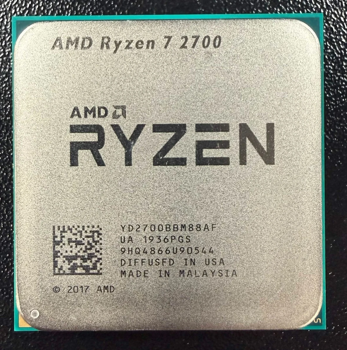 CPU AMD Ryzen 7 2700 CPU Amazon.com: AMD Ryzen 7 2700 Processor with Wraith Spire LED