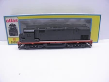 ATLAS / KATO - ALCO C-425 LOCOMOTIVE UNDECOARATED- HO SCALE -CHECKED AND RUNS