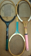 3 RACCHETTE  IN LEGNO VINTAGE ANNI 70 USATE , UNA CON CUSTODIA