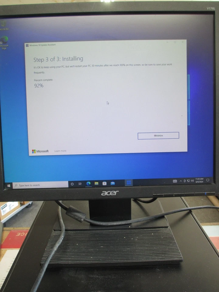 Acer V176L 17" LED LCD VGA/DVI Monitor with Stand, VGA Cable & Power Cord - Image 2 of 4