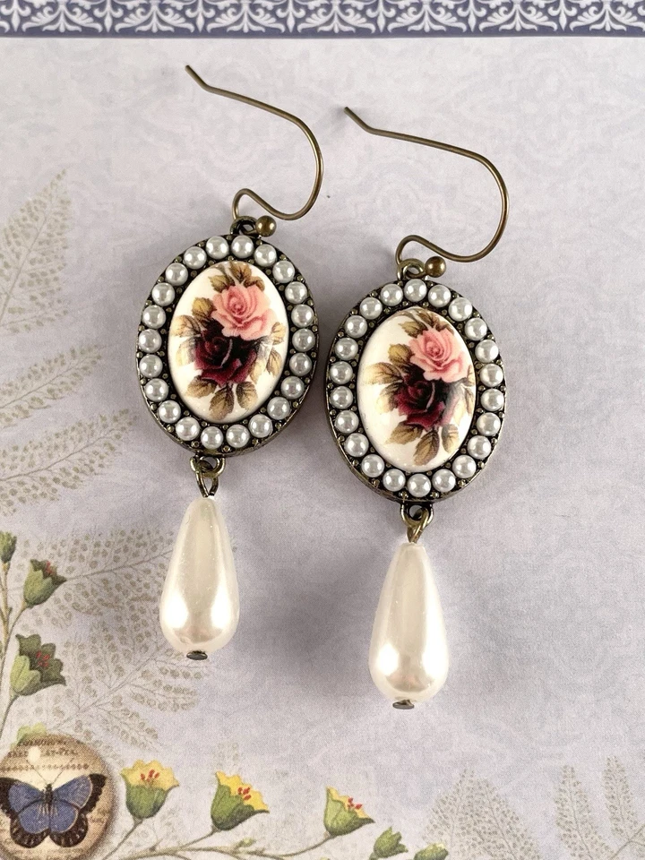 Pendientes colgantes de bronce con flores de perlas rosa para mujer hechos a mano joyas victorianas Foto 2 de 4