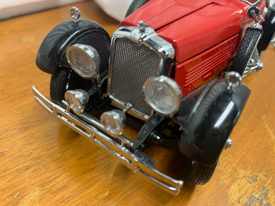 Franklin Mint Precision Models 1928 Stutz Black Hawk Speedster Die Cast Car - Image 3 of 4