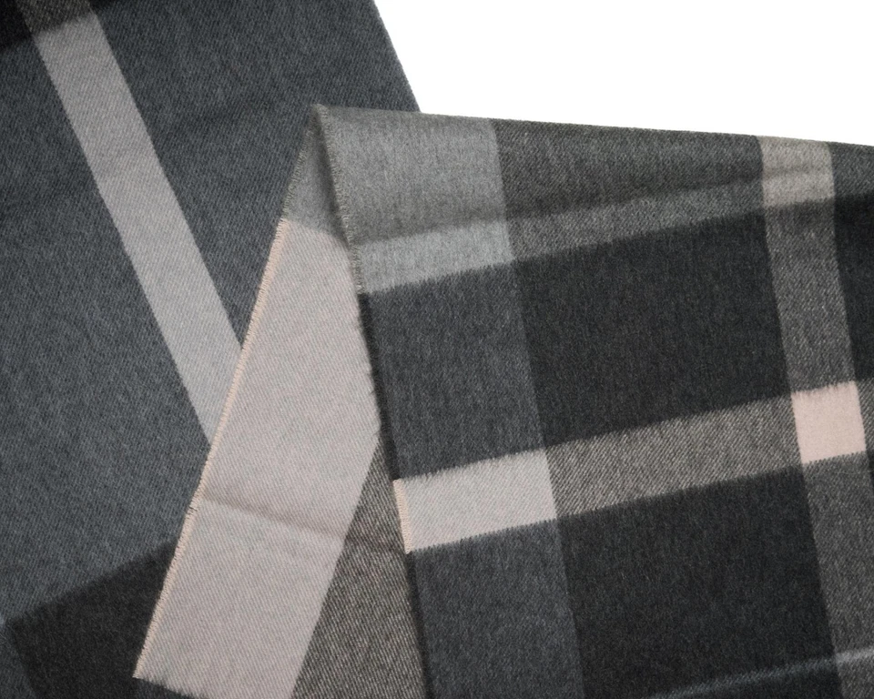 Kiton $1,950 Nuevo con Etiquetas Negro Gris Azul 100% Bebé Cachemira Flecos Bufanda 70"X14" Foto 2 de 3