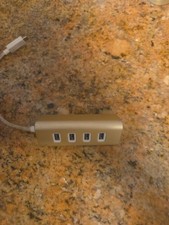 Hub USB con 4 USB-A y 1 alimentación USB-C en oro rosa/bonito aspecto de prisma triangular