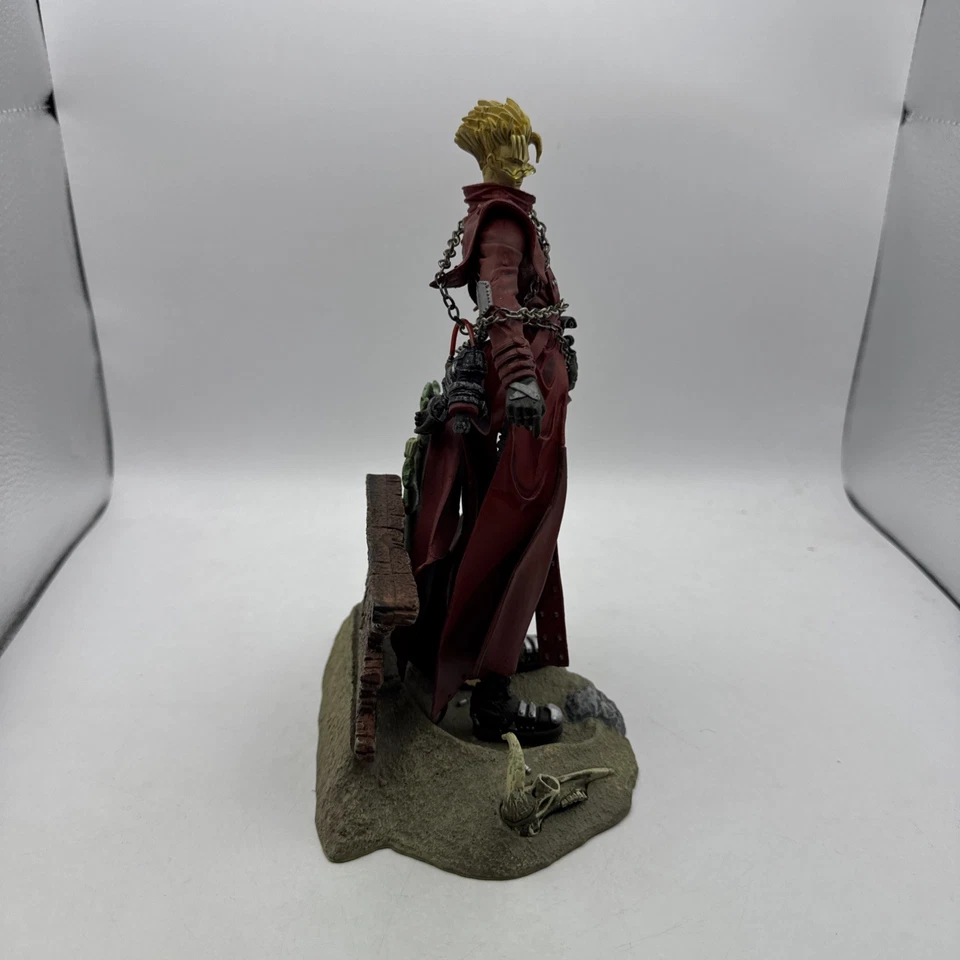 Figura de acción Trigun VASH THE STAMPEDE con base McFarlane Toys Foto 4 de 4
