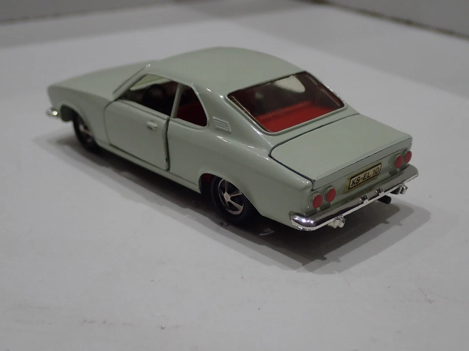 MARKLIN 1835 OPEL MANTA ORIGINALE CONDIZIONI ECCELLENTI (8) - Immagine 4 di 4