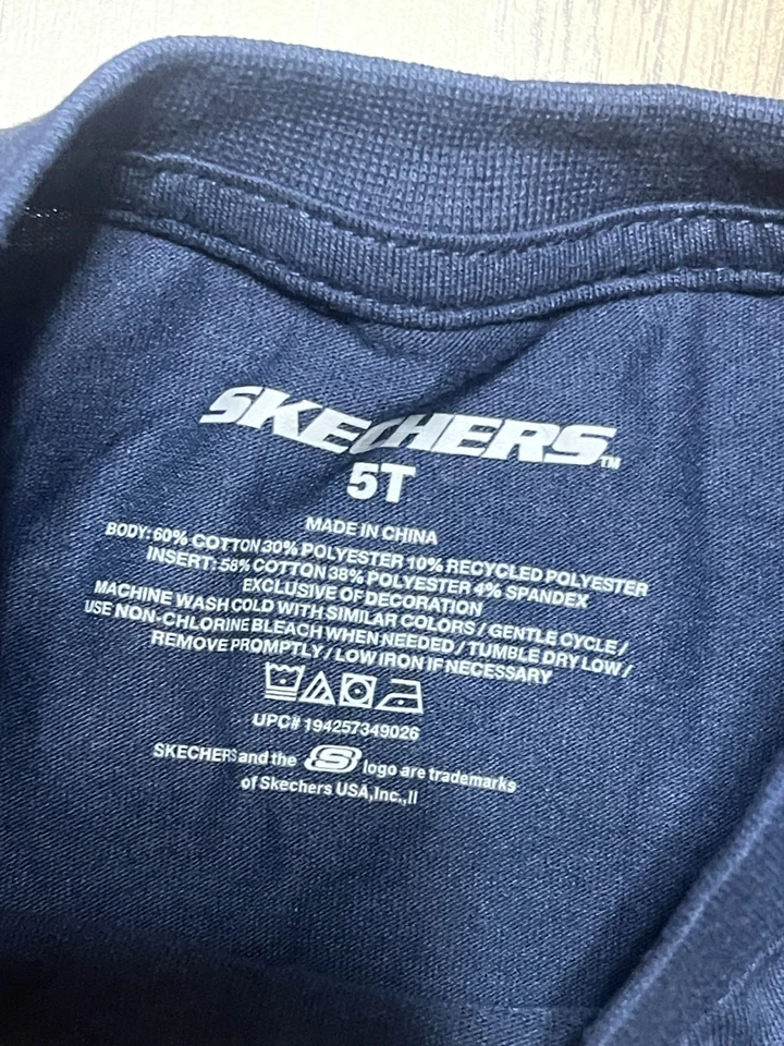 Camisa Skechers, Jóvenes Niños Talla 5T, Azul, Logo, Playa, Puesta de Sol Foto 4 de 4