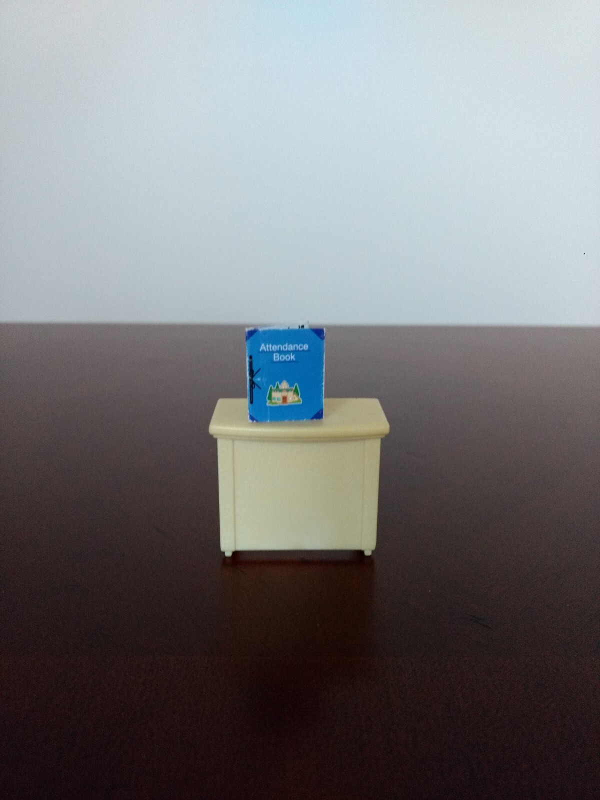 Calico Critters Sylvanian Berry Grove School Teacher Stand w/Attendance