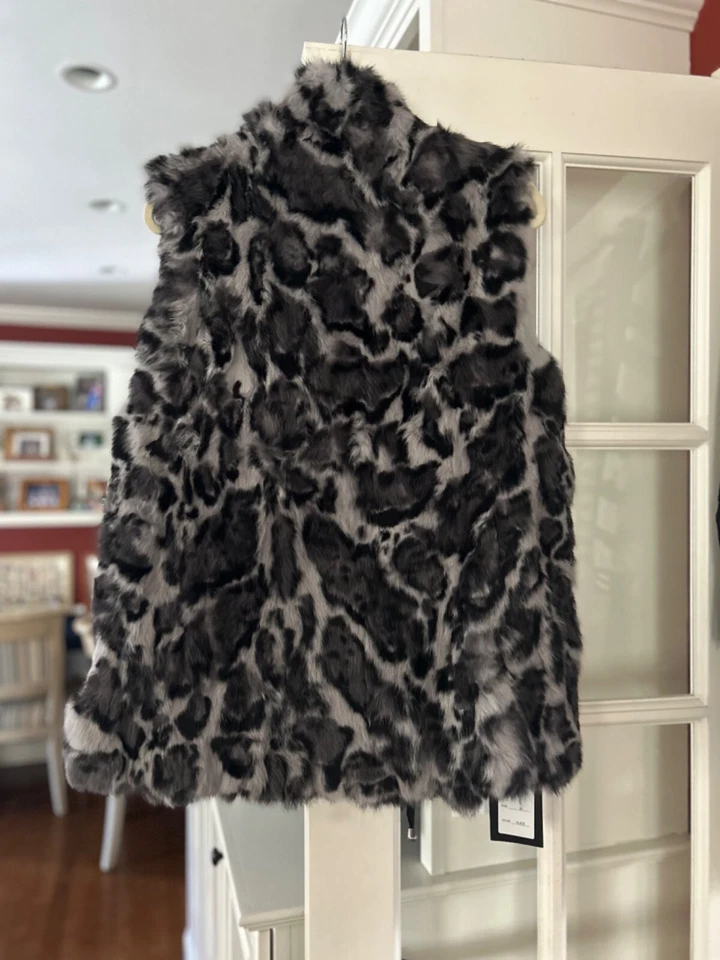NWT Metric Knits Reversible Real Dyed Rabbit Fur leopard black gray XL vest - Image 3 of 4