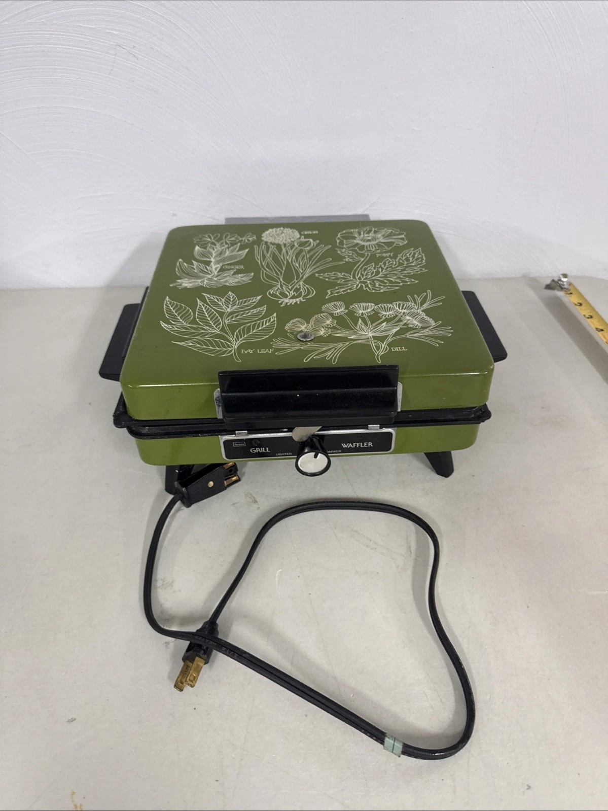 Vtg RARE COLOR Sears Grill Waffle Maker Avocado Green With Herbal/ Floral Print
