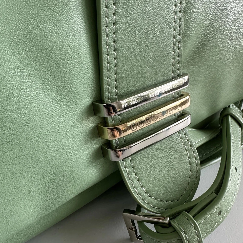 Bolso Bandolera BCBGeneration Cuero Vegano Verde Salvia O Bolso sin Mano Ambiente Y2K Foto 2 de 4