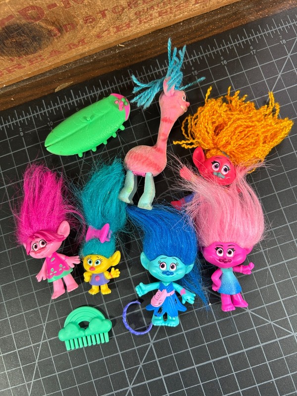 DreamWorks Trolls Figure Lot 2.5" Dolls Toys Mixed Characters Hair Accessories