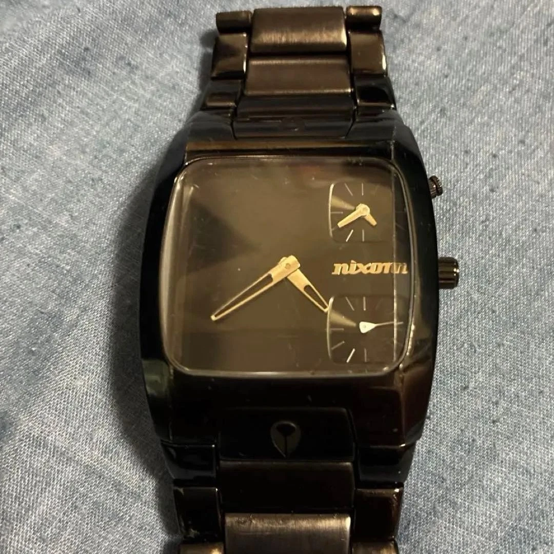Preços baixos em Relógios de pulso Nixon Banks | eBay