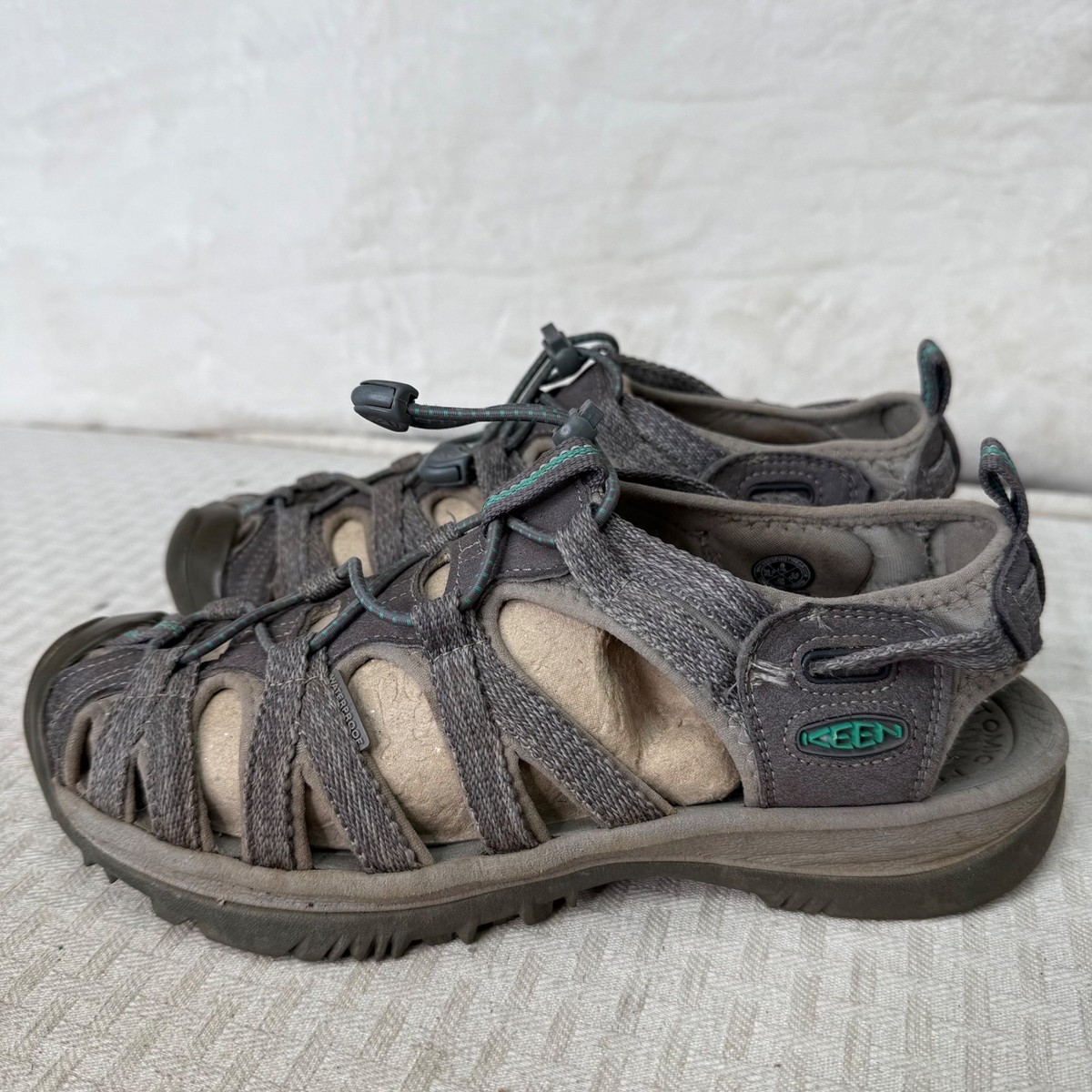 Keen Mens Size 8 Water Sandals Gray Textured Outdoor Hiking 