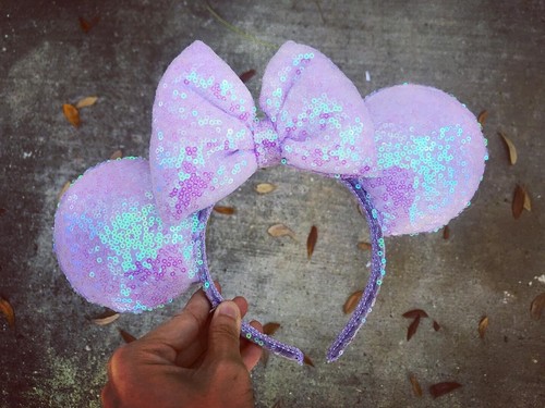 Light lilac Iridescent sequins Mickey 