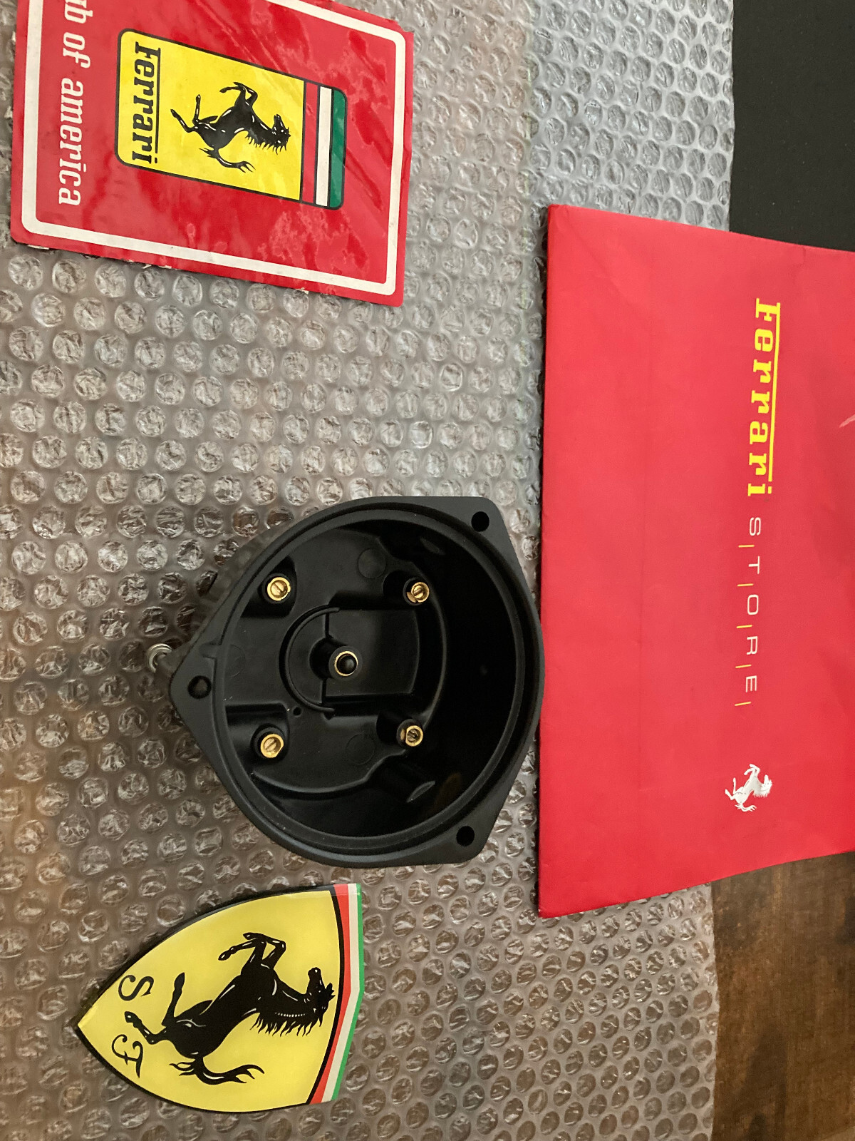 Ferrari-308-Gts-328-Gts-Mondial-V8- Distributor Cap   .