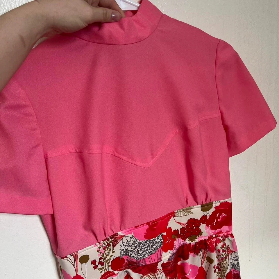 Vestido largo floral rosa y rojo psicodélico groovy años 60 con cintura imperio Foto 4 de 4