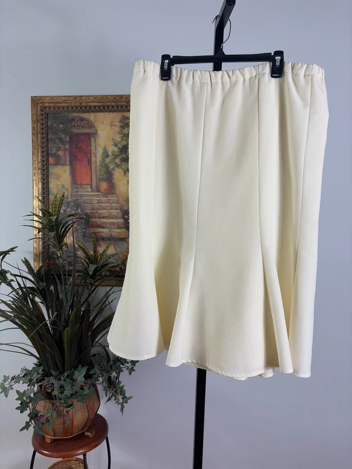 Tiana B. Blazer and Skirt Womens 14 Cream Notch Lapel Long Sleeve Button Front - Image 4 of 4