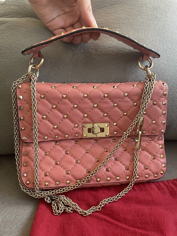 Bolso Valentino Rockstud Spike.Up Solapa Cuero Acolchado Mediano Foto 3 de 4