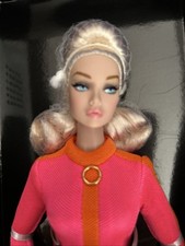 Poppy Parker -Illusive Beauty NRFB Integrity Toys Stilettos Out Limited to 600