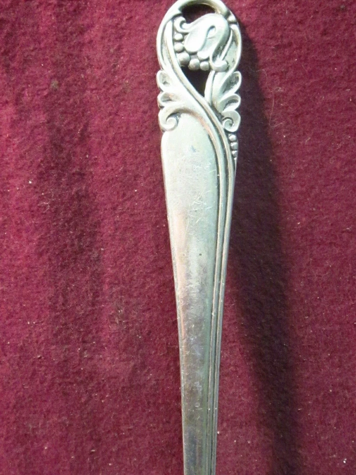 International Sterling SPRING GLORY  COLD MEAT FORK 9" 82 grams No Monogram - Image 2 of 4