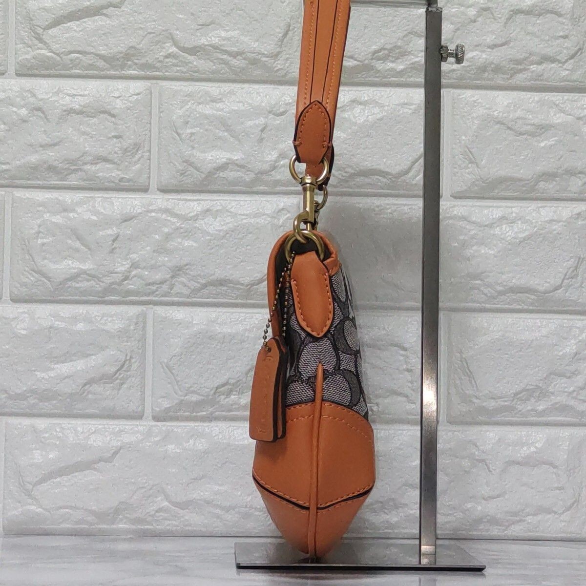 バッグ Vintage COACH SOHO Shoulder Bag orange Coach Vintage Soho Burnt Orange Leather Hobo Shoulder Bag