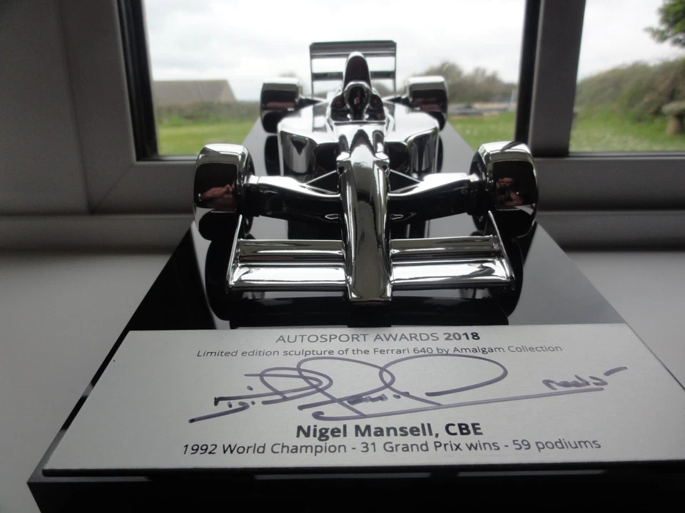 Centro tavolo 1/18 Nigel Mansell firmato F1 Autosport Awards Ferrari 640 Amalgama - Immagine 4 di 4