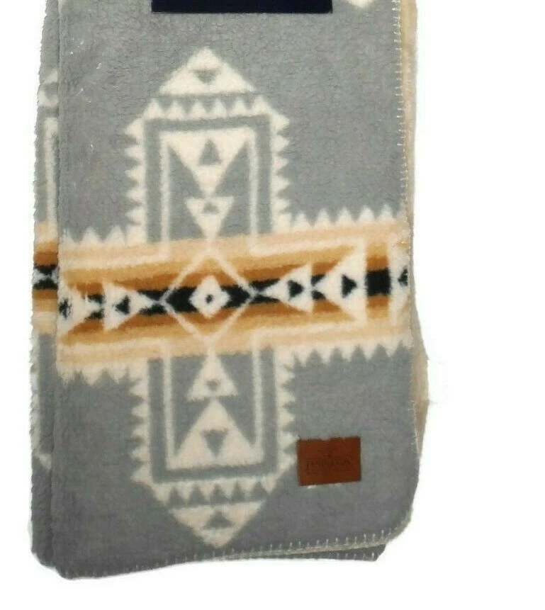 Pendleton Home Sherpa to Fleece reversible Crossroads Blanket throw - Grey print - Image 3 of 4