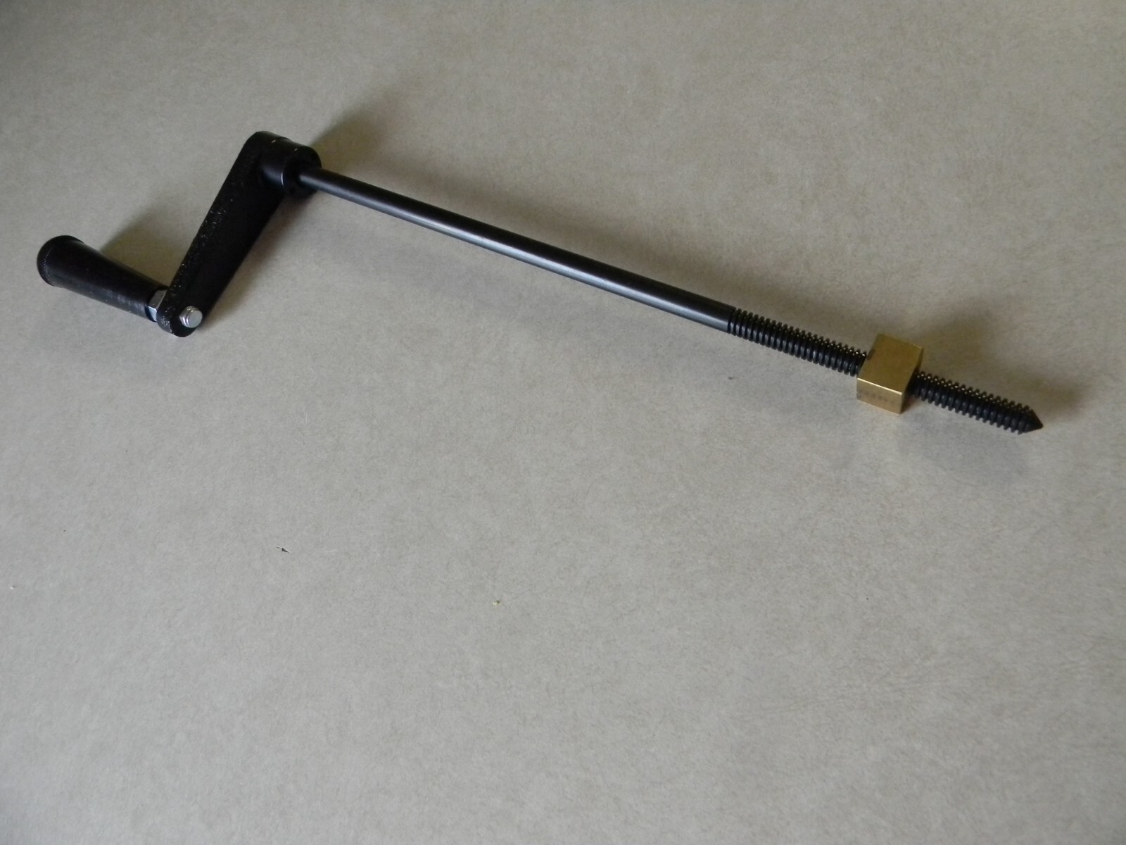 Bandsaw upper wheel crank handle