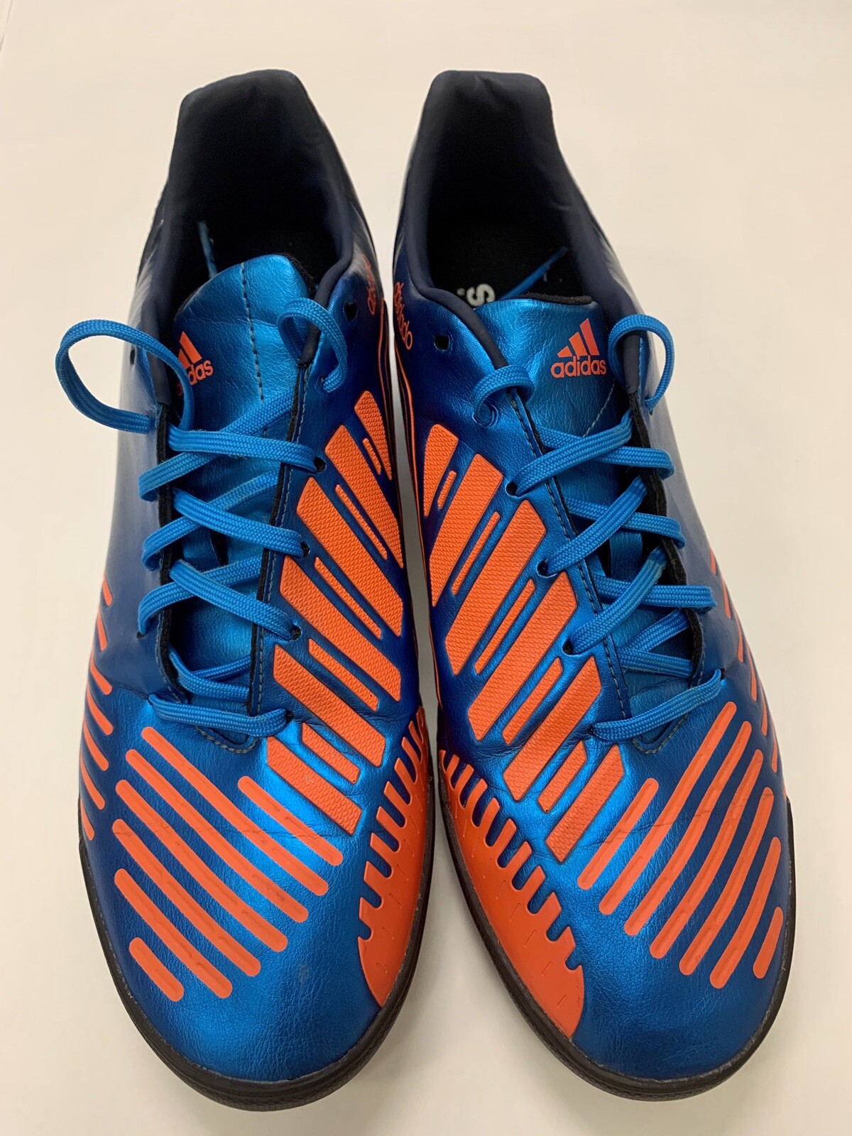 chimpunes adidas predator absolado