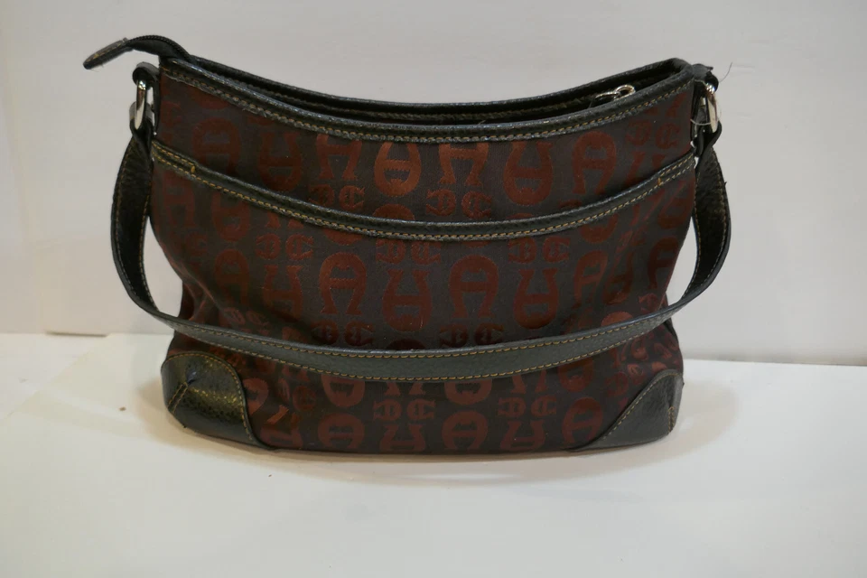 Bolso de hombro vintage Etienne Aigner marrón con ribete negro Foto 2 de 4