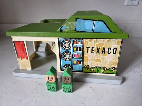 Playskool Vintage Familiar Places Texaco Playset #1107 Station Only W/2 Figures