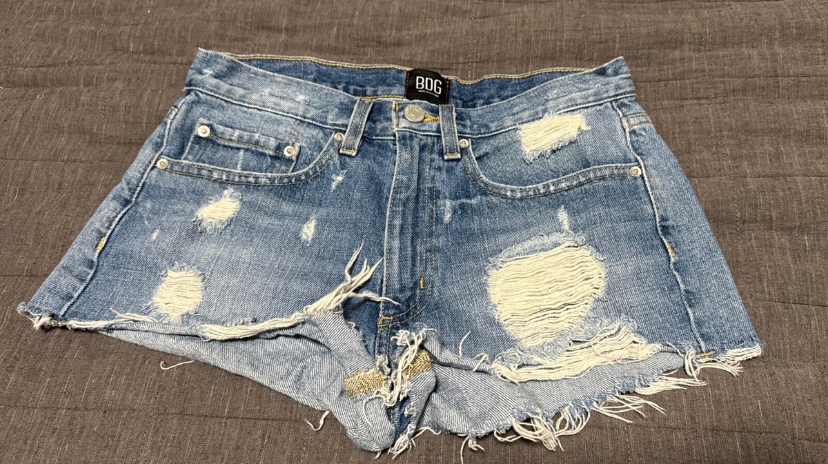 BDG URBAN OUTFITTERS MIDRISE SHORTS WOMEN'S RIPPED BLUE JEAN DENIM