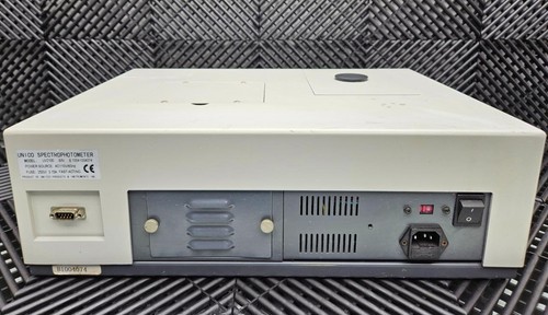 Spektrofotometr Unico UV2100 110V, bezpiecznik: 250V / 3,15A - Zdjęcie 8 z 11