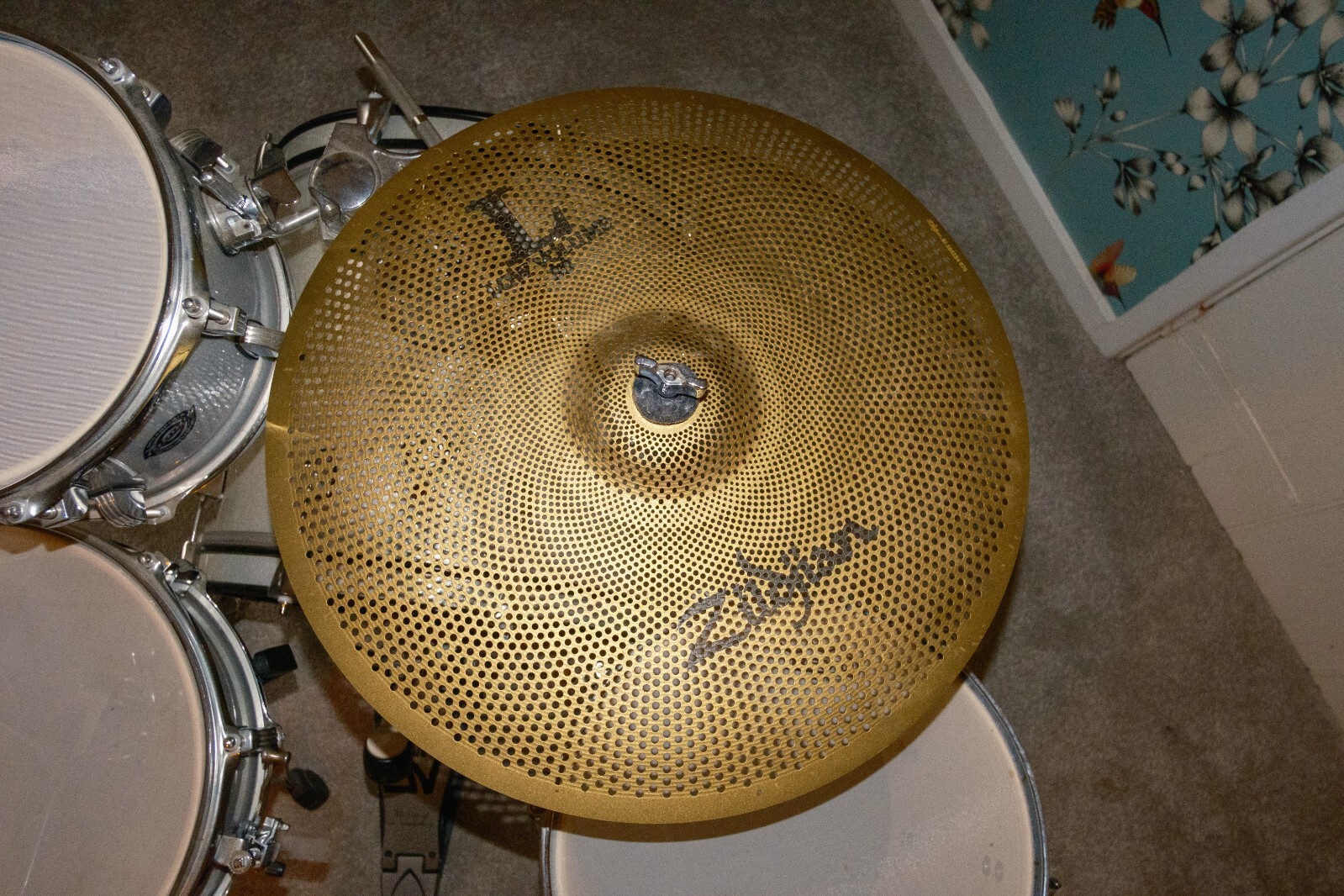 Ludwig Breakbeats Drum Kit + Hardware, Zildjian L80's & Remo