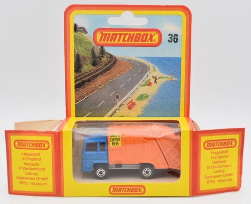 Matchbox Superfast #36 Refuse Truck blu, silver base. German Box. Lesney England